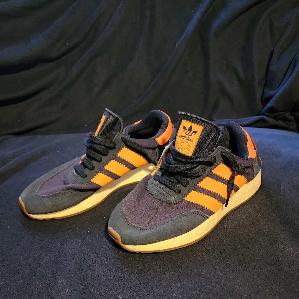 Adidas Men's 8 Navy and Orange Sneakers B37919 NWT